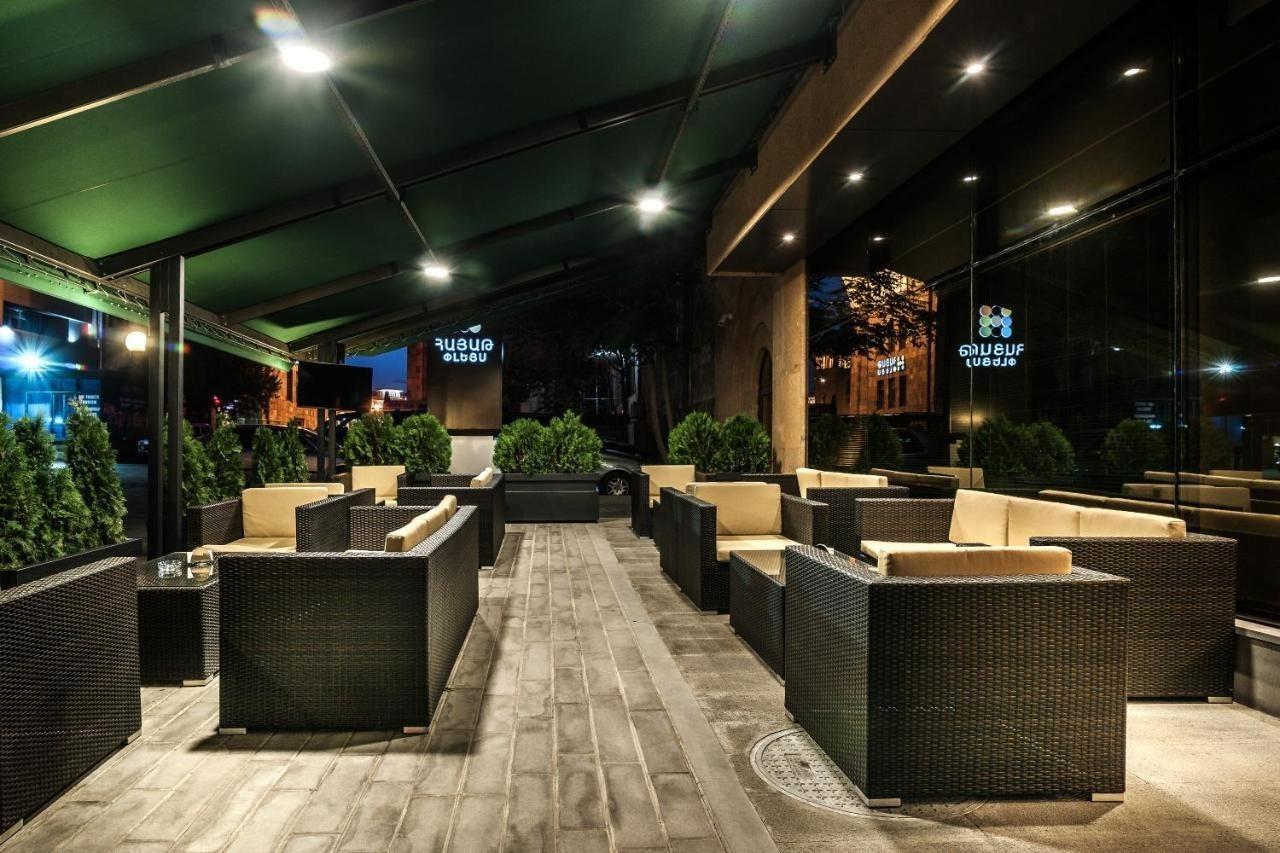 Yerevan Place Hotel Exterior foto