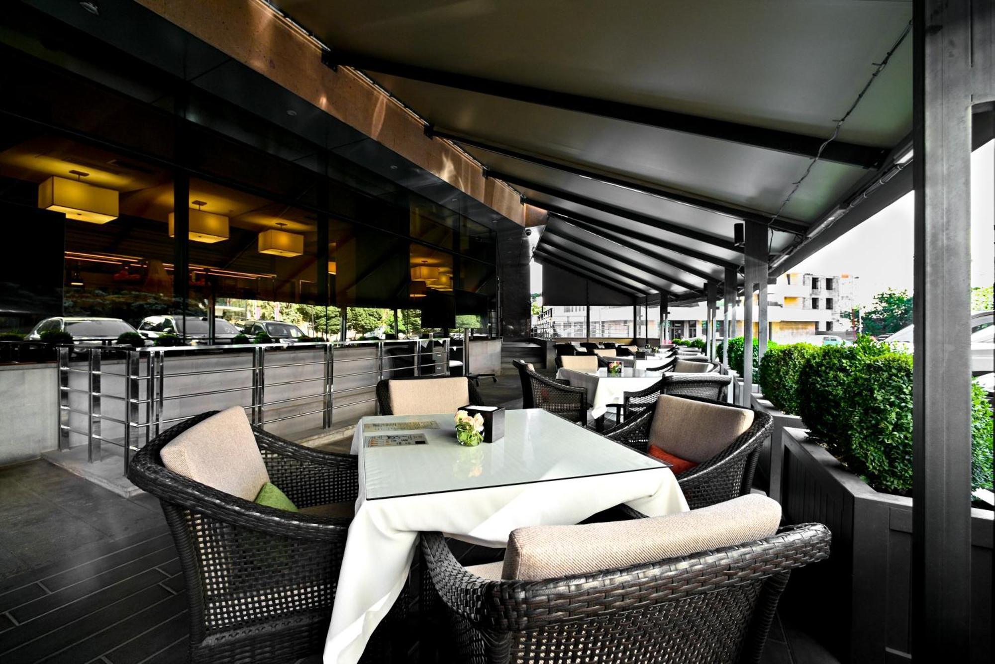 Yerevan Place Hotel Exterior foto